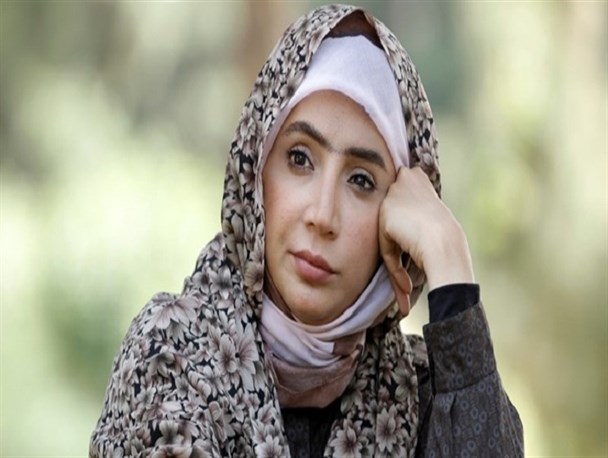 «بیگانه‌ای با من است» در عتیقه فروشی