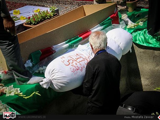خاکسپاری باشکوه دو شهید گمنام در حسینیه عاشقان ثارالله ارومیه