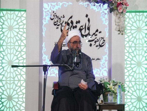 شبکه‌های اجتماعی توطئه دشمن برای گسترش ولنگاری اخلاقی و فرهنگی
