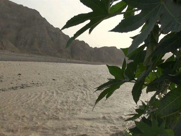 طغیان رودخانه کاجو باعث قطع ارتباط ۳۸روستای قصرقند شد