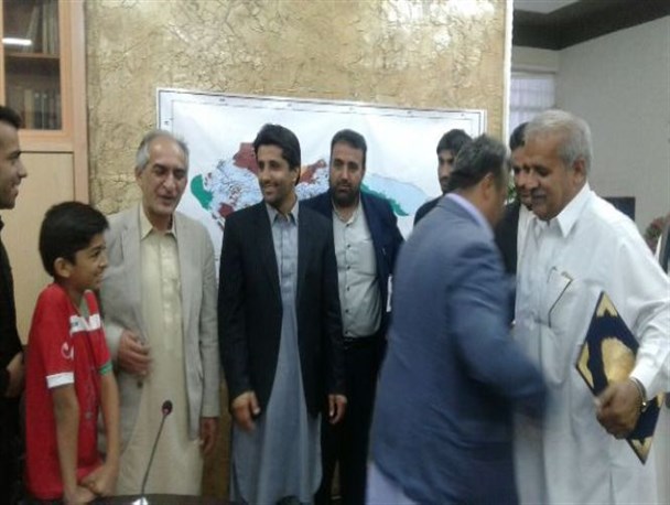 وقتی مسئولان دولت نهم و دهم در کمال بی حرمتی و بی احترامی تودیع و معارفه می شوند