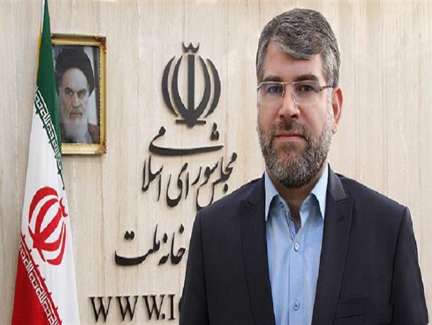 باید با چنگ و دندان از تولیدات محلی آران و بیدگل حمایت شود