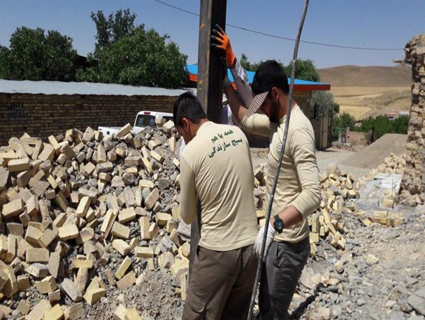 اردوی جهادی گروه شهید فخیمی مهر روستای نظام آباد در روستای گرمک/تصاویر