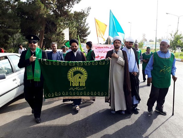کاروان زائران پیاده سرخس راهی حرم امام مهربانی‌ها شد+ تصاویر