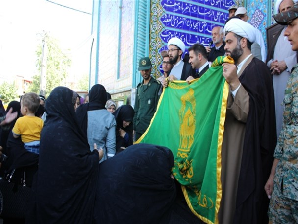 مراسم استقبال از خادمین امام رضا(ع) در قرچک برگزار شد+ تصاویر