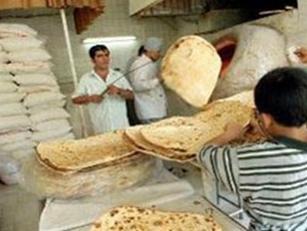 قطعی برق؛ چالشی دیگر برای نانوایان/ کمبود دستمزد و گرانی کمر نانوا را خم کرد