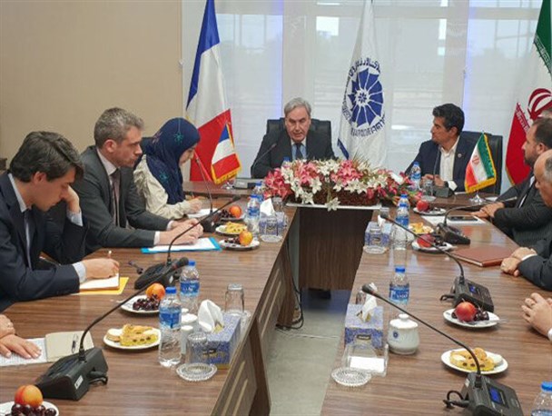 اقدام غیراخلاقی و غیرقانونی امریکا در تحریم ایران/ فرانسه از اعمال مجدد تحریم‌ها علیه ایران متاسف است