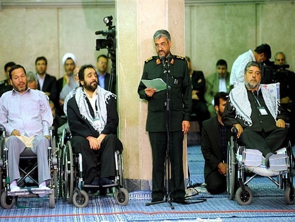 دیدار با رهبری شانه‌هایم را سبک کرد/خاک زیر پای سردار سلیمانی هستم/فتنه، دست معاویه در جمهوری اسلامی بود