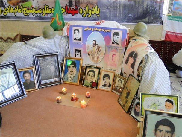 یادواره شهدای روستایی بخش سرفیروزآباد کرمانشاه برگزار شد/ تجلیل از خانواده های معزز شاهد