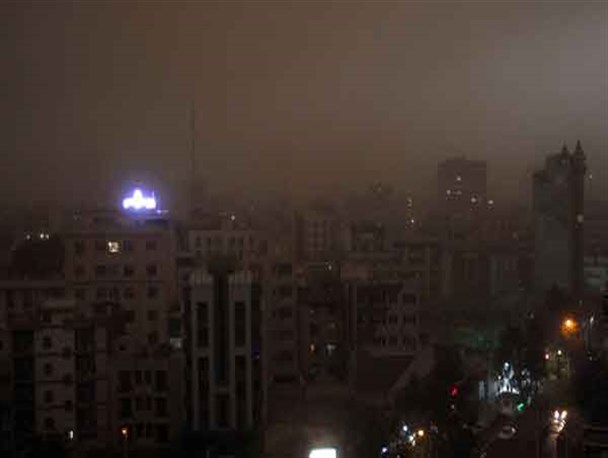 گرد وغبار خیابان های باقرشهر را فراگرفت