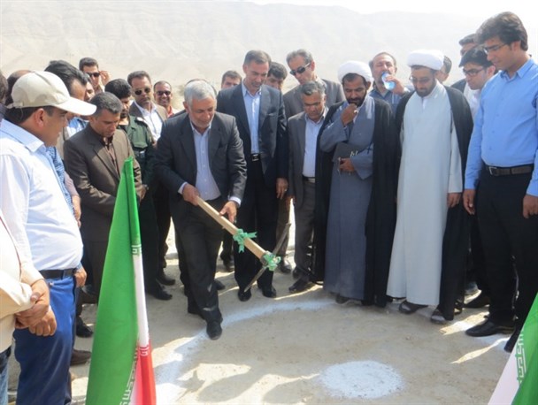 کلنگ شهرک صنعتی خنج به زمین خورد