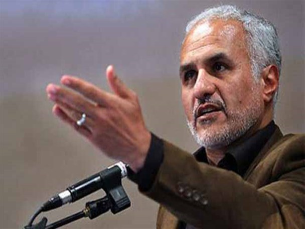 چرا چند کارگر را به خاطر اعتراض شلاق می زنند ولی با ویژه خواران برخوردی نمی شود؟