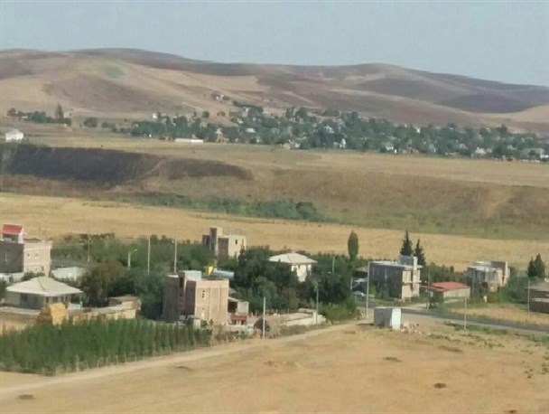 عکس/ روستاهای ایران و آذربایجان در کنار هم