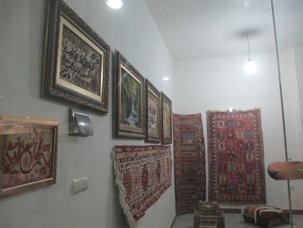 نمایشگاه توانمندی های اقتصادی بانوان البرزی در محمدشهر برگزارشد +عکس