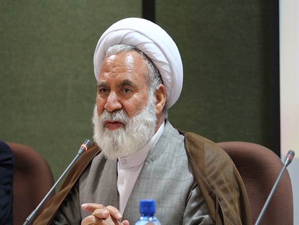 یاد و تکریم شهدا تاثیر بسزایی در حفظ ارزشهای انقلاب دارد