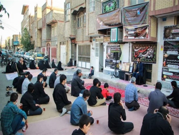 برپایی بزم روضه در منازل شهدا+تصاویر