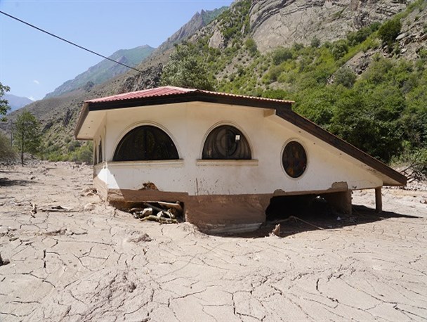 مرزن‌آباد چالوس؛ ۳۰ روز پس از سیل/ مردم منتظر تحقق وعده مسئولان هستند