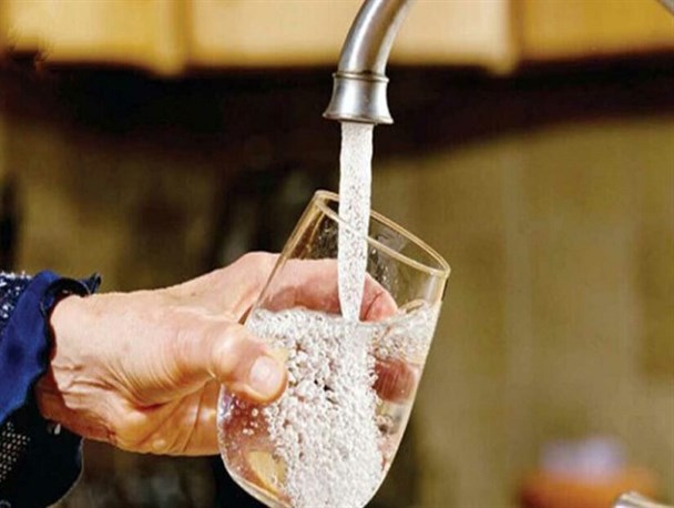 بوی بدِ آب از ولیعصر تا ملازینال تبریز/ شانه خالی‌کردن آب و فاضلاب از پاسخگویی