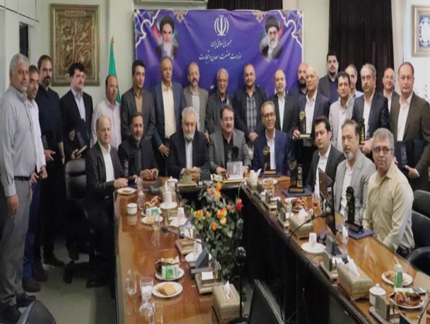 تجلیل از شرکت فولاد مبارکه به‌عنوان صنعت برتر استان و کشور