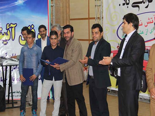 مراسم تجلیل از قهرمانان کشتی آزاد جهان در باقرشهر برگزار شد