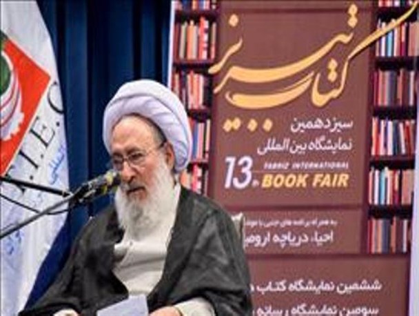 وزارت ارشاد دقت بیشتری در تایید کتب داشته باشد تا مبادا کتب ضاله منتشر شود/دولت برای گرانی کتاب چاره ای بیندیشد