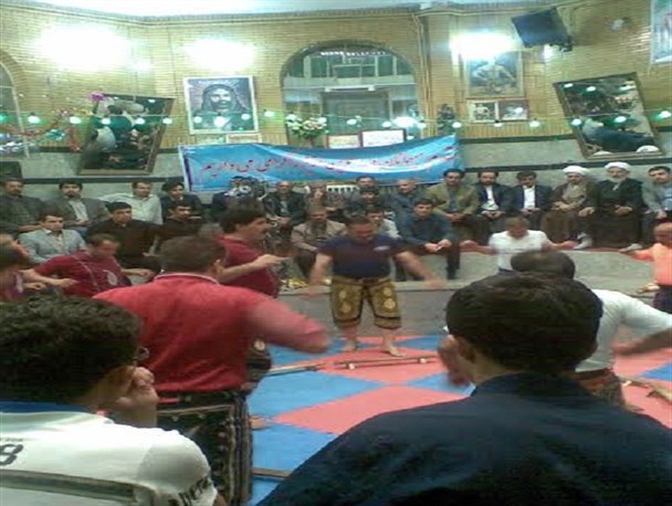 زنگ زورخانه تویسرکان در شب غدیر به صدا در آمد