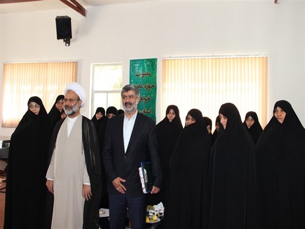 دیدار نماینده یزد و اشکذر در مجلس با مدیران حوزه علمیه خواهران یزد به روایت تصویر