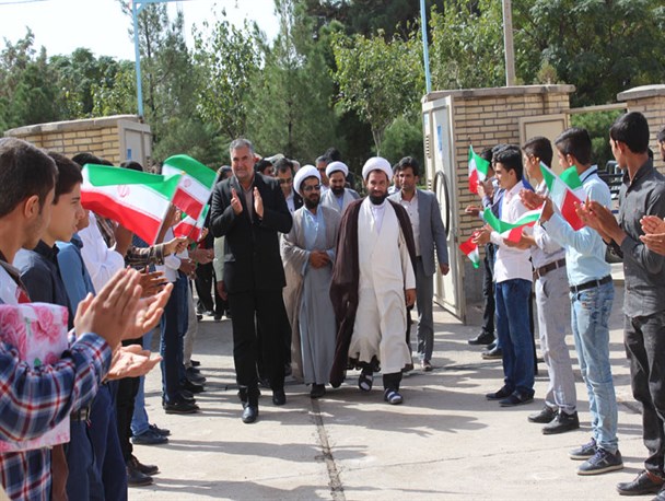 زنگ جشن عاطفه ها در 150 مدرسه رشتخوار نواخته شد+ تصاویر