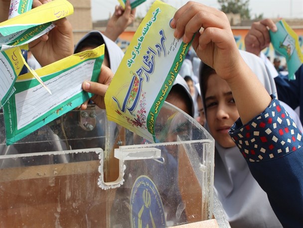 برگزاری جشن عاطفه ها در 108 مدرسه خلیل آباد / کمک 20 میلیون تومانی آموزش و پرورش به دانش آموزان نیازمند