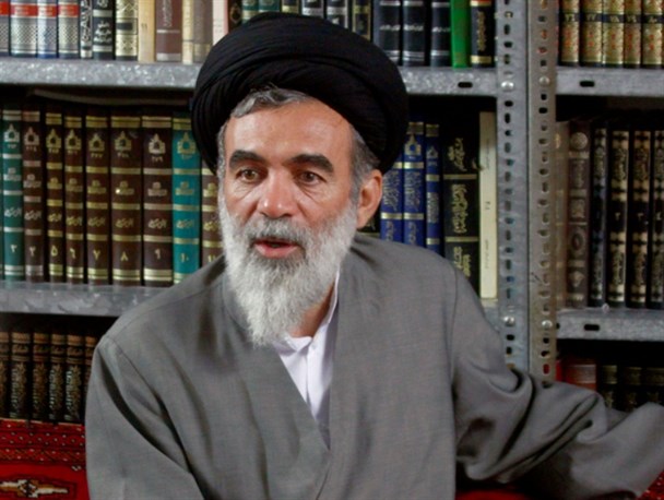 کارشناسان باید قراردادهای نفتی را با دقت مورد بررسی قرار‌دهند/ هر قراردادی که نتیجه‌اش مخدوش‌شدن استقلال و عزت ملت باشد، قطعاً خلاف شرع و قانون است