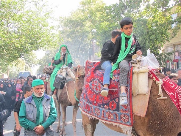 حرکت نمادین کاروان اسرای کربلا در خمین+ عکس