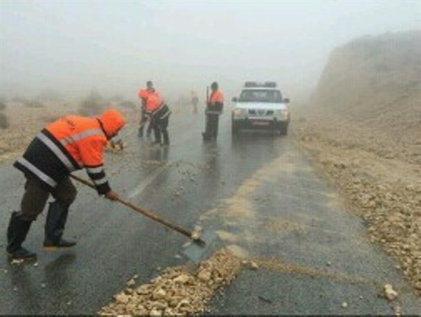 پاکسازی و بازگشایی چهار محور در شهرستان اردل