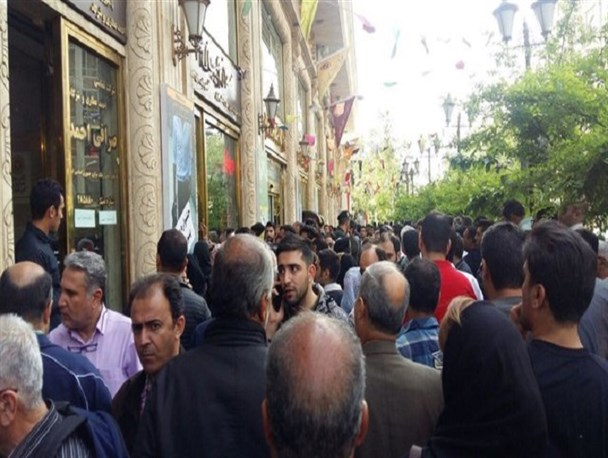 انتظار برای دلار ۱۰ هزار تومانی