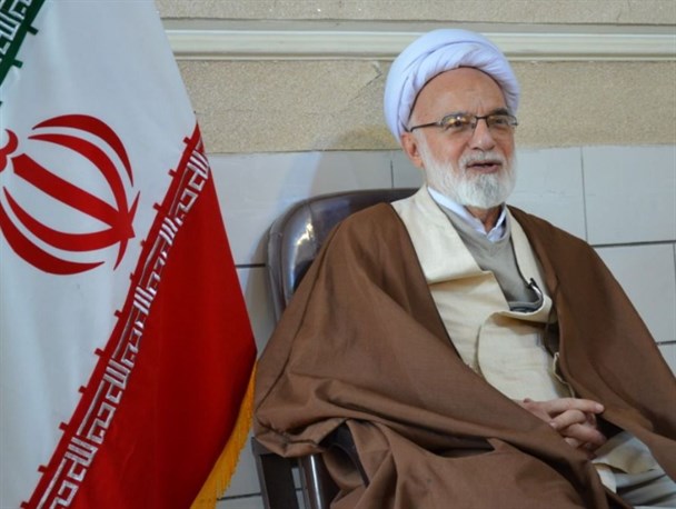 نهادهای انقلابی در ایام کرونا در نهضت خدمت رسانی به مردم پیشتاز هستند