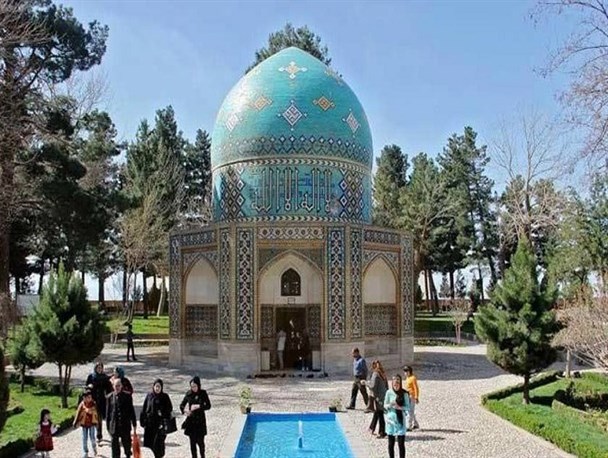 شهر قدمگاه هیچ زیرساخت رفاهی برای زائر و مسافر ندارد