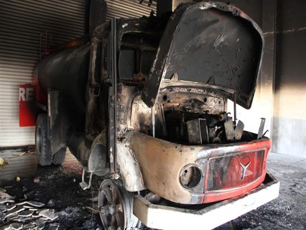 اغتشاش‌گران خسارات هنگفتی به شهر و شهرداری وارد کردند/ پرسنل را کتک و خودروهای خدمات شهری را آتش زدند