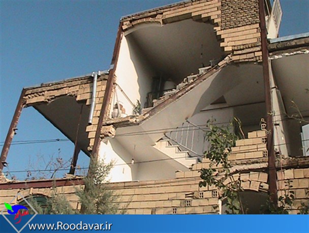 نشت گاز شهری و انفجار شدید در منزل مسکونی/دو خانه تخریب شد+تصاویر