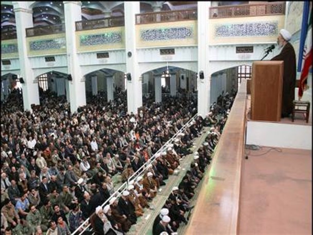 دست هایی در کار است که می خواهند پیام مرگ بر آمریکا ۱۳ آبان فراموش شود