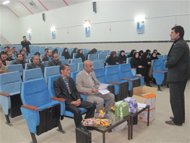 تعاونی ها بنگاه هایی اجتماعی-اقتصادی و نهادهایی دموکراتیک هستند