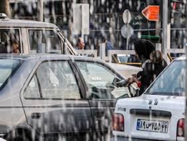 زنان متکدی معطل بر سر چهار راه های بی مسئولیتی