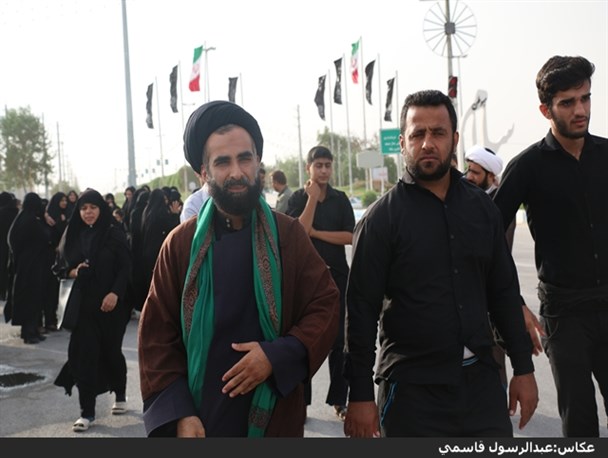آغاز سفر یکماهه امام جمعه چغادک در کاروان پیاده روی کاکی تا کربلا/کوچکترین عضوکاروان نوزادی 6 ماهه