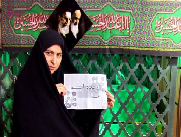 دختران رسانه های اصفهان به پویش دخترانه «ما زنده ایم» پیوستند/ تصاویر