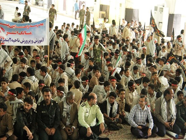 گزارش تصویری/ تجدید بیعت دانش آموزان بسیجی با شهدا