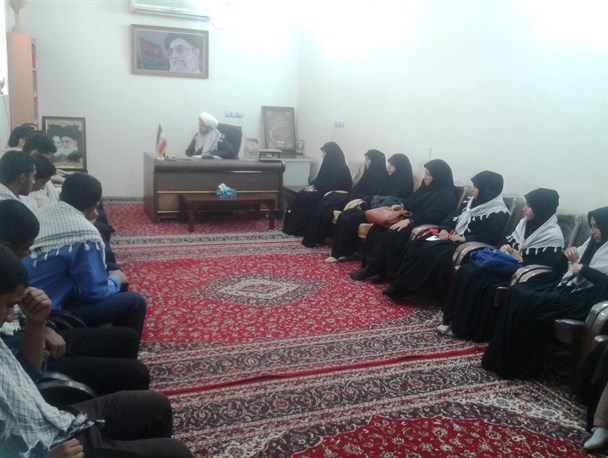 دشمن می خواهد با صحنه های سرگرم کننده از علم دانش آموزان بکاهد