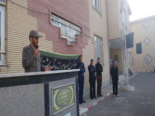 صبحگاه مشترک دانش آموزی در هنرستان خشایار تفرش+تصویری