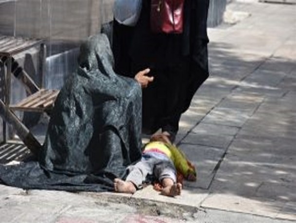 درآمد چند ده میلیونی متکدیان پاکستانی و آفریقایی در ایران/ گلایه‌های شهروندان دماوندی از سماجت و تغییر چهره شهر توسط این متکدیان