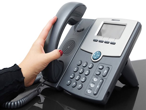 به اغما رفتن خطوط تلفن ثابت در شهرک لب سنگی سراوان/رئیس مخابرات: به هیچ فردی اطلاعات نمی دهم