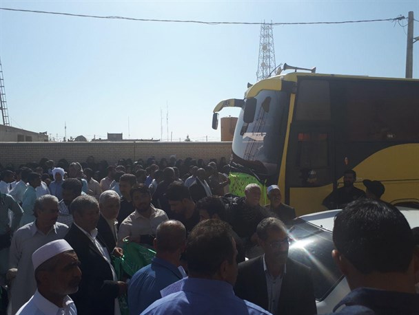 اعزام زائران اربعین حسینی از شهرستان هیرمند به کربلای معلی
