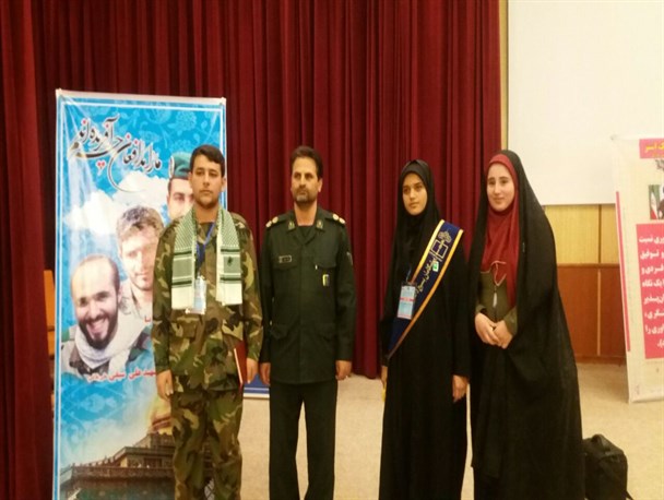 گفتگو با دانش آموز بسیجی و برگزیده جشنواره مالک اشتر پارس آباد + عکس