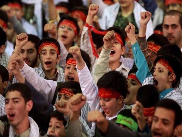 دشمنان حتی برای روزهای تعطیل دانش‌آموزان نیز برنامه دارند